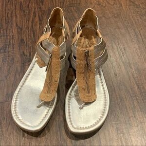 Donald J. Pliner Silver Cork Dori Wedge  SZ 9.5 N